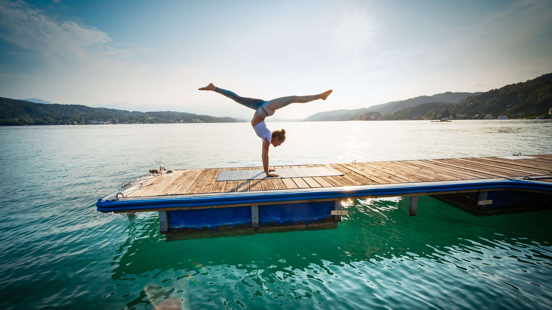 <p>Yoga am Wörthersee.</p>