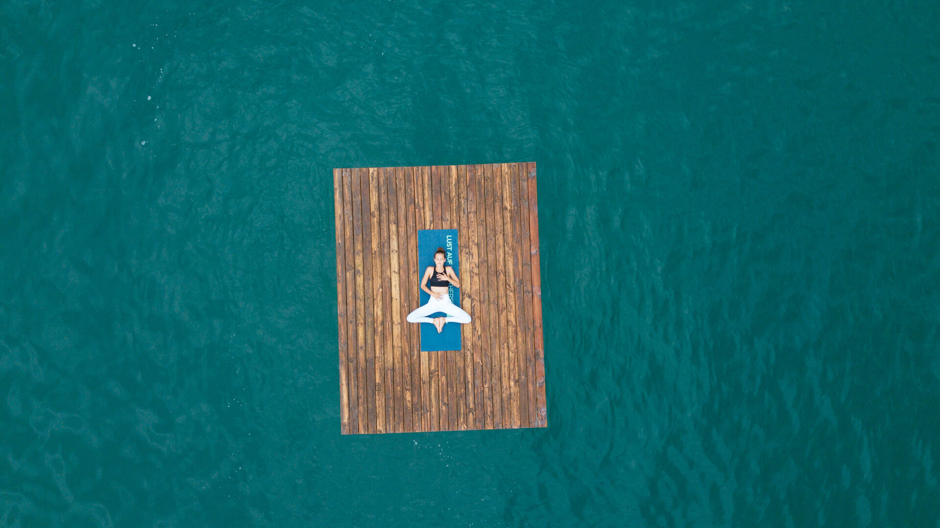 <p>Yoga am Wörthersee.</p>