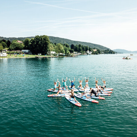 <p>SUP Yoga am Wörthersee</p>