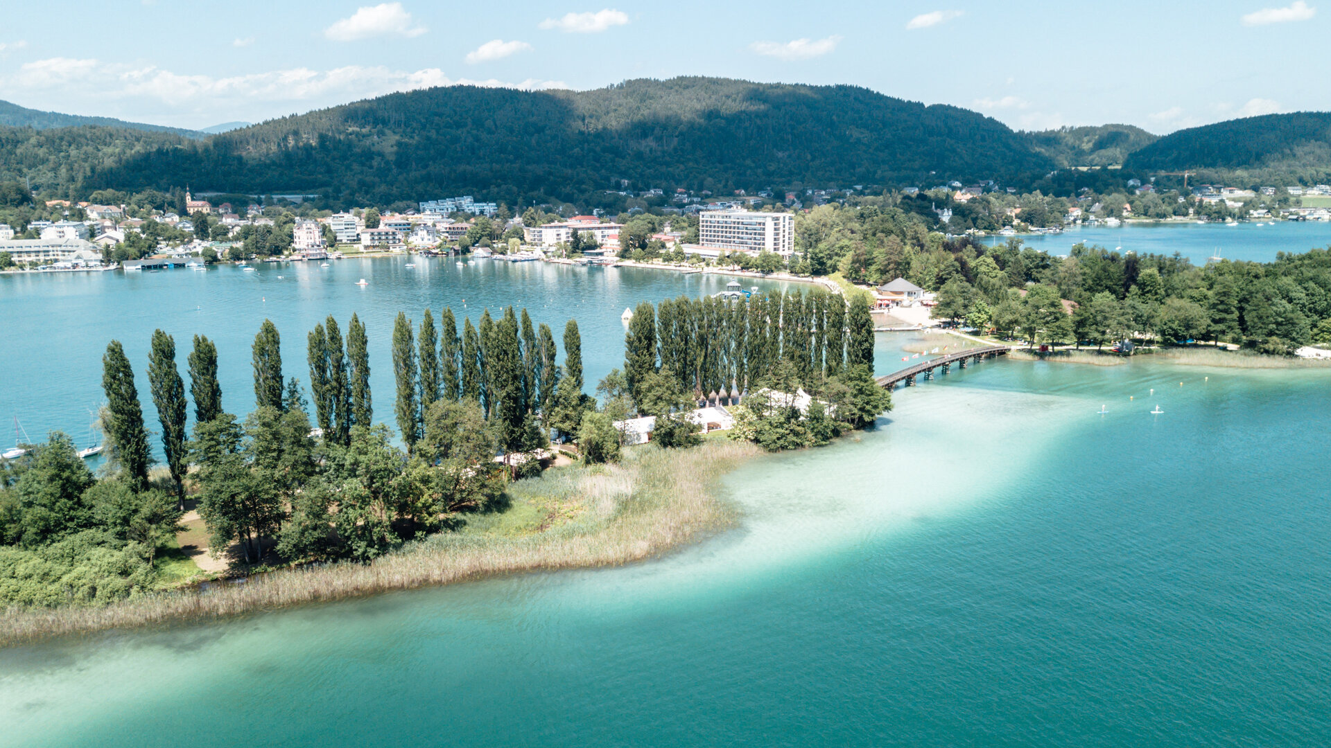<p>Das NAMASTE AM SEE Yoga-Festival am Wörthersee ist für Yoga-Fans aller Könner- und Altersstufen&nbsp;ein absoluter Pflichttermin um ihre innere Mitte – inklusive einzigartigem Urlaubsfeeling und südlichem Lifestyle – zu finden.</p>